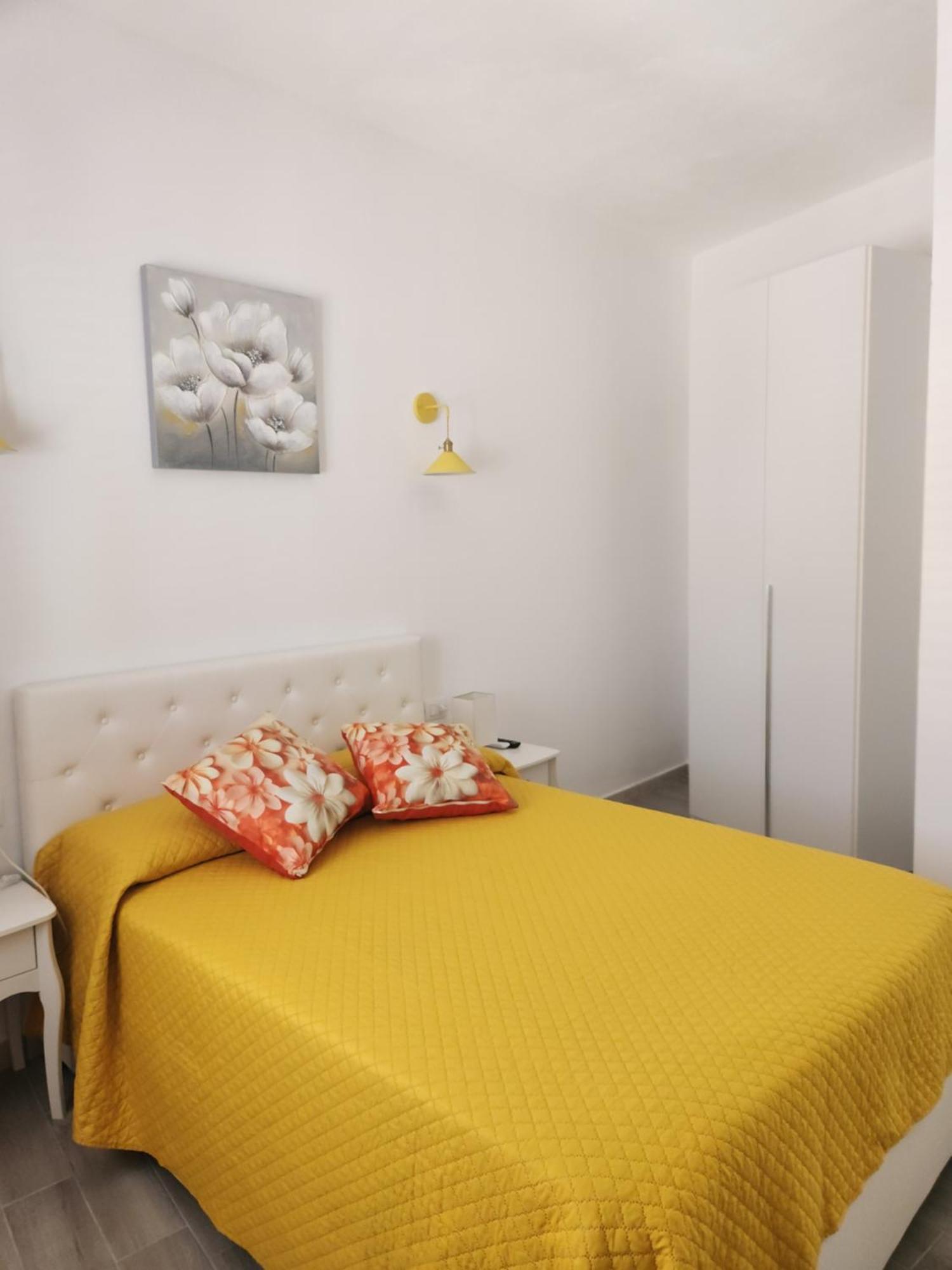 Appartamento Le Rondini Domus De Maria Extérieur photo